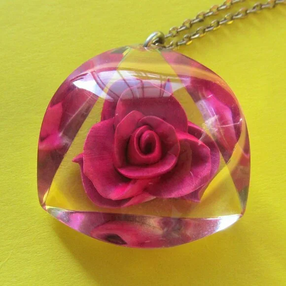 Vintage pink rose pendant necklace - Picture 3 of 6